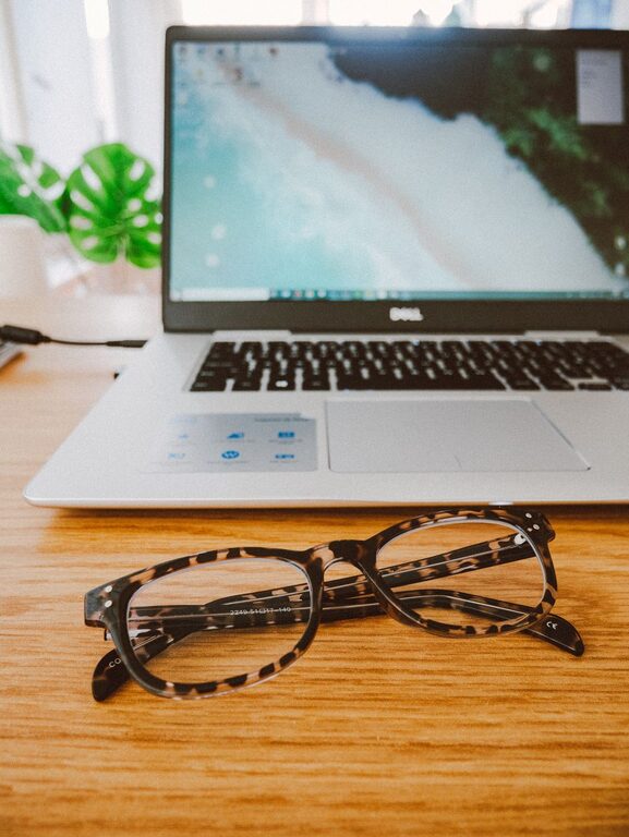 How to Protect Your Eyes During Screen Time